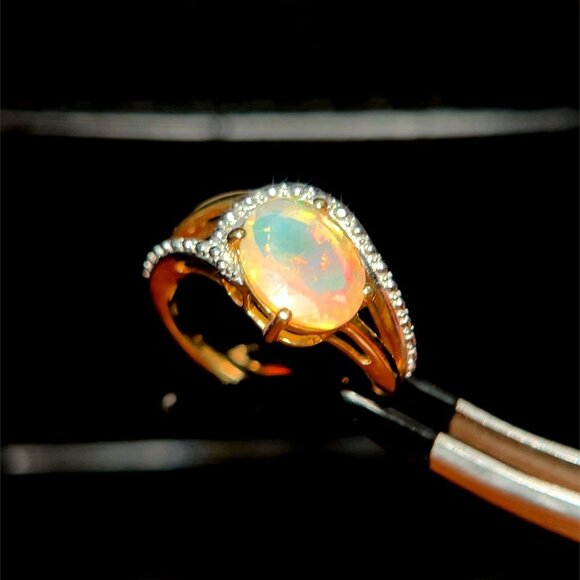 10K Oval Shaped Opal/Diamonds Ring - Picture 3 of 9